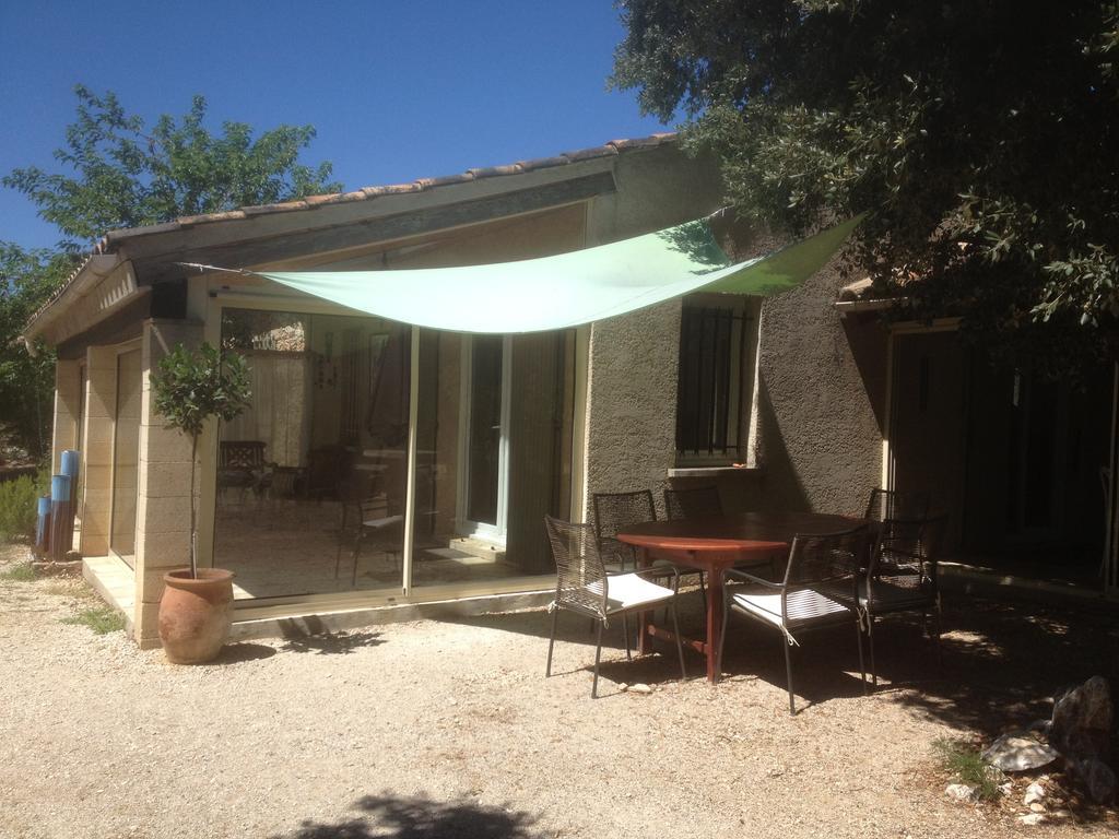 Вілла A L'Est D'Uzes Saint-Siffret Номер фото