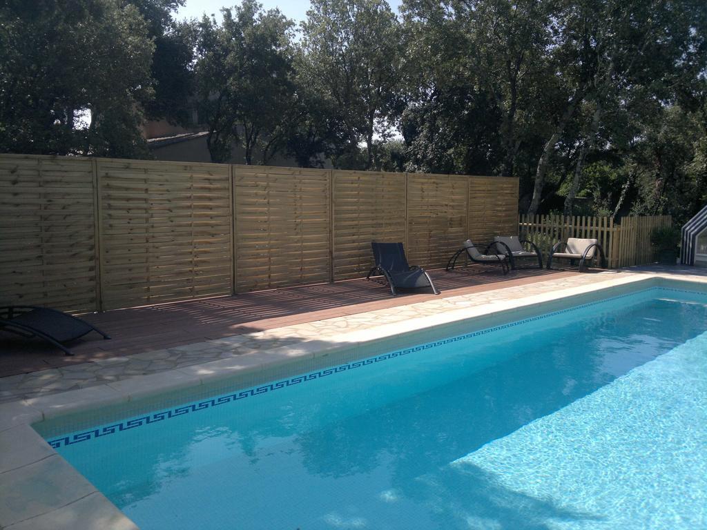 Вілла A L'Est D'Uzes Saint-Siffret Екстер'єр фото