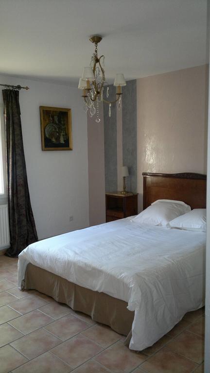 Вілла A L'Est D'Uzes Saint-Siffret Номер фото