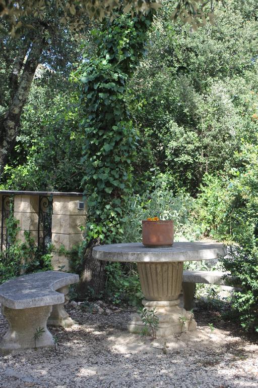 Вілла A L'Est D'Uzes Saint-Siffret Екстер'єр фото